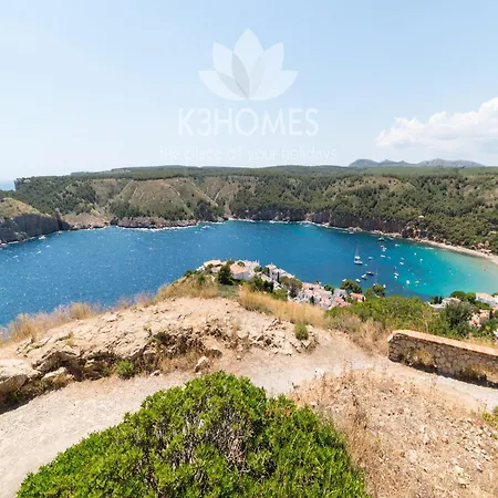 House With Large Garden And Private Pool Villa *